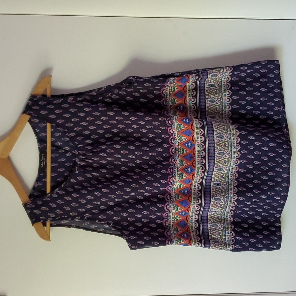 Cute tank top with open back detail, size XXL
